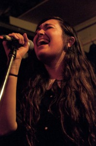 Madeline Follin de Cults, au Il Motore à Montréal