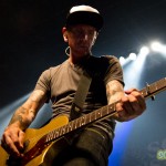 Le guitariste Jonny Wickersham. Photo par Catherine Rosa