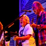 neil-young-montreal-12-04