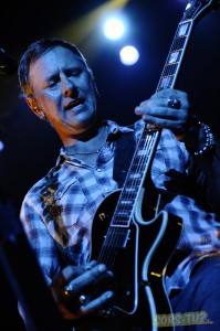 <a href='https://www.billets.ca/jerry-cantrell-billets'>Jerry Cantrell</a>. Photo par <a href='https://www.billets.ca/renaud-billets'>Renaud</a> Sakelaris.