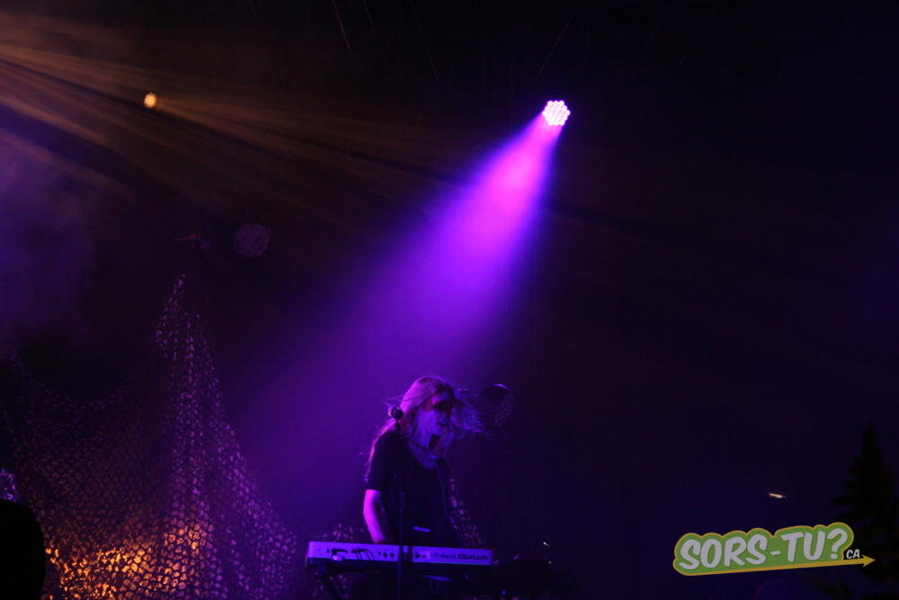 governors-ball-2014-grimes-01