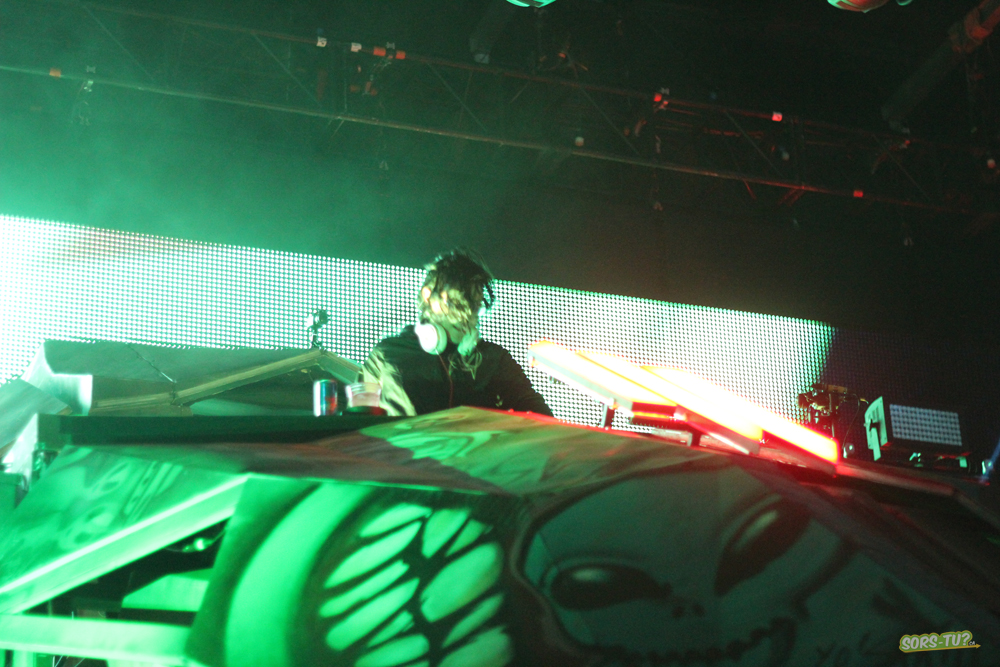 governors-ball-2014-skrillex-01