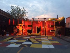 Les fameuses lettres illumin�es du FME